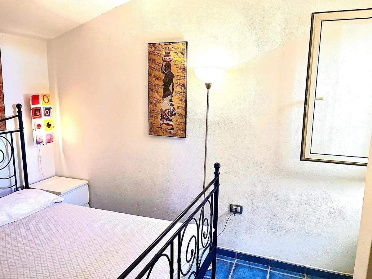 Casa vacanze Villa Mare Azzurro, 2 Passi Dal Mare Simius Italia